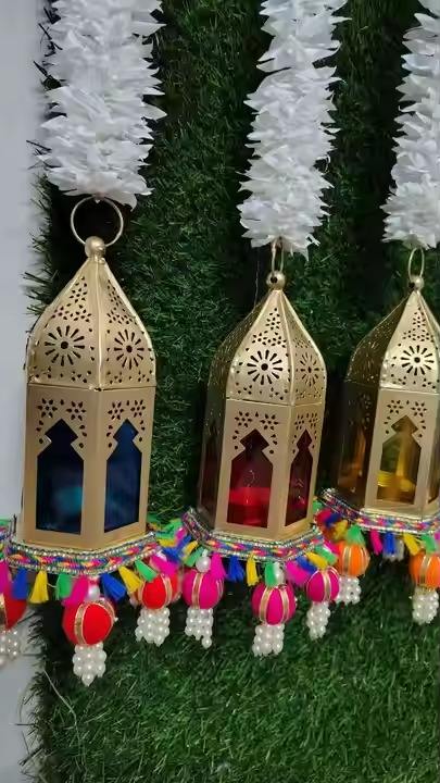 Metal Hanging Lamp with Floral Garland